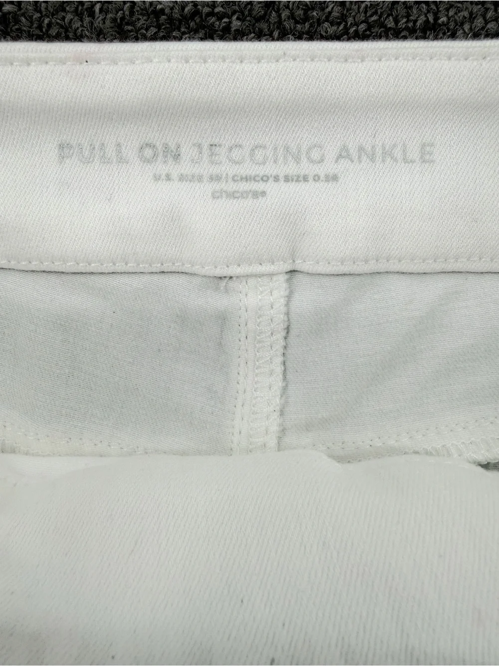 CHICOS So Slimming White Beaded Ankle Jeggings/Embroidered/SIZE:US-6R/CHICOS 0.5
